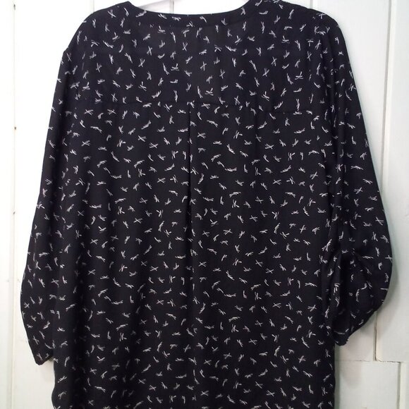 Maurices Blouse 1 1X Half Sleeve Shoulder Cut-Out Zipper Pattern Black White - Picture 10 of 16